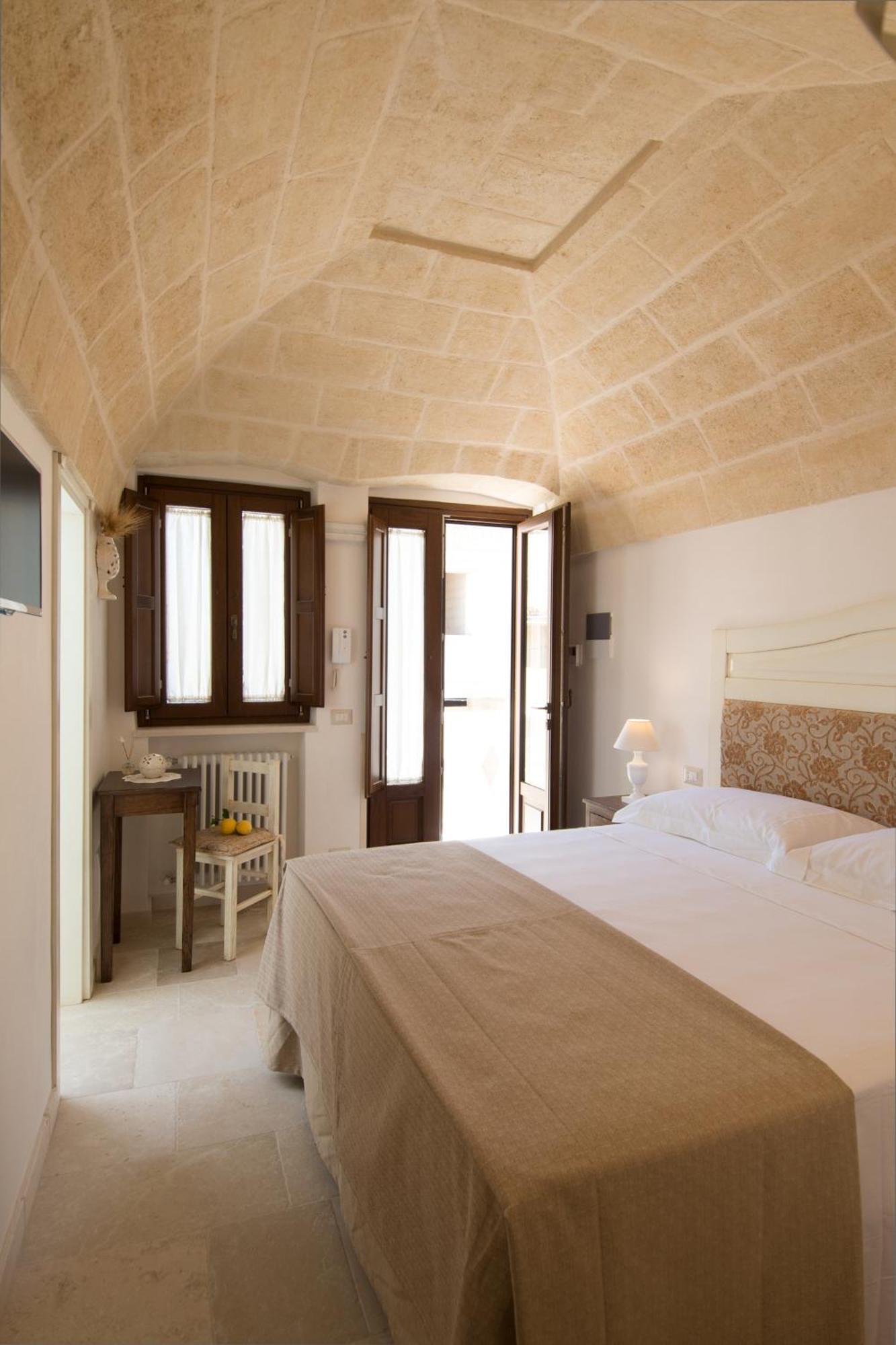 Antica Via Roma B&B E RELAX Montalbano (Apulia) Exterior foto