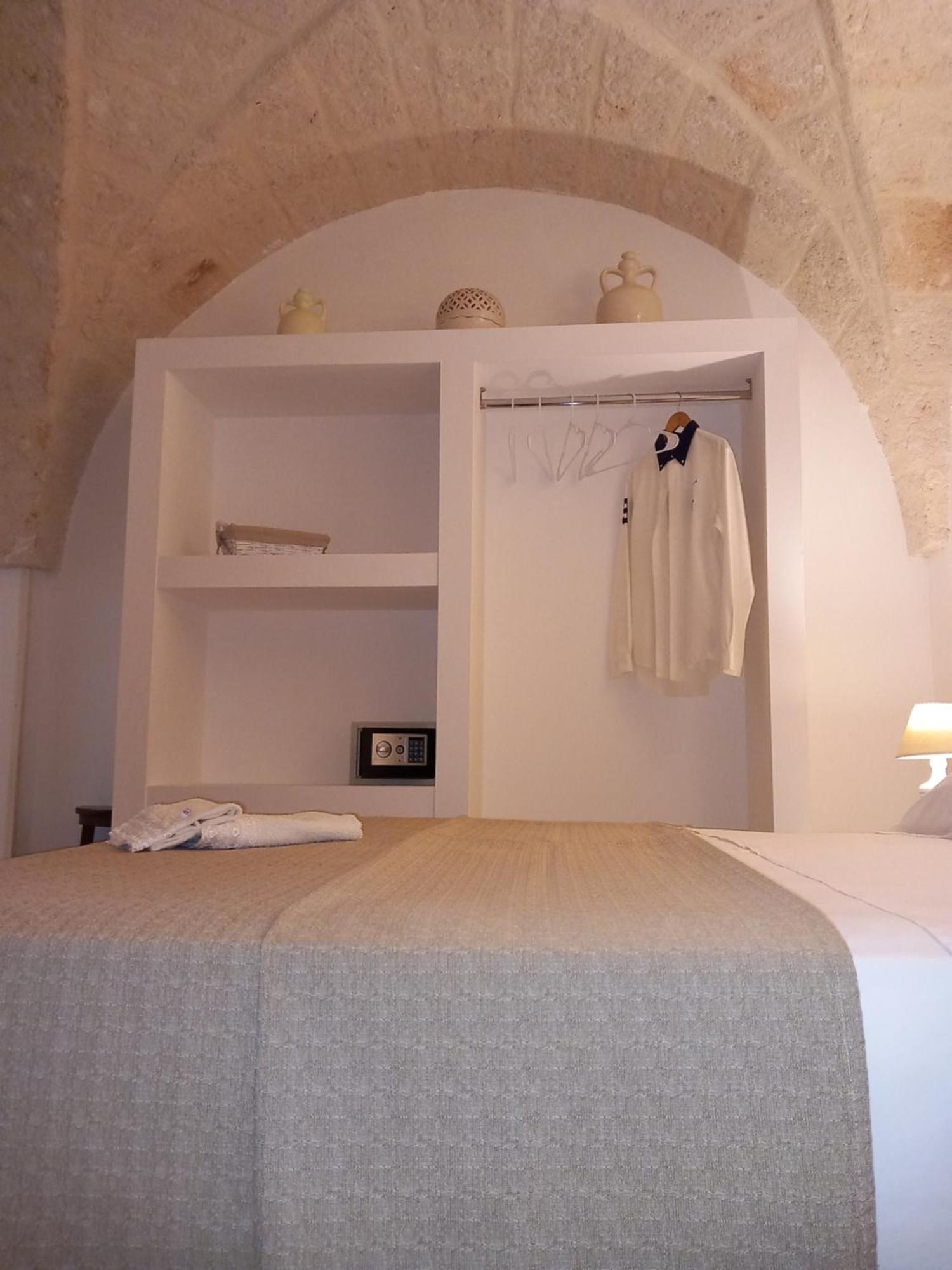 Antica Via Roma B&B E RELAX Montalbano (Apulia) Quarto foto